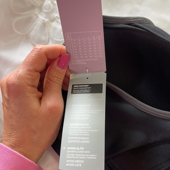 Under Armour adjustable racer-back bra - new with tags! - Picture 5 of 5